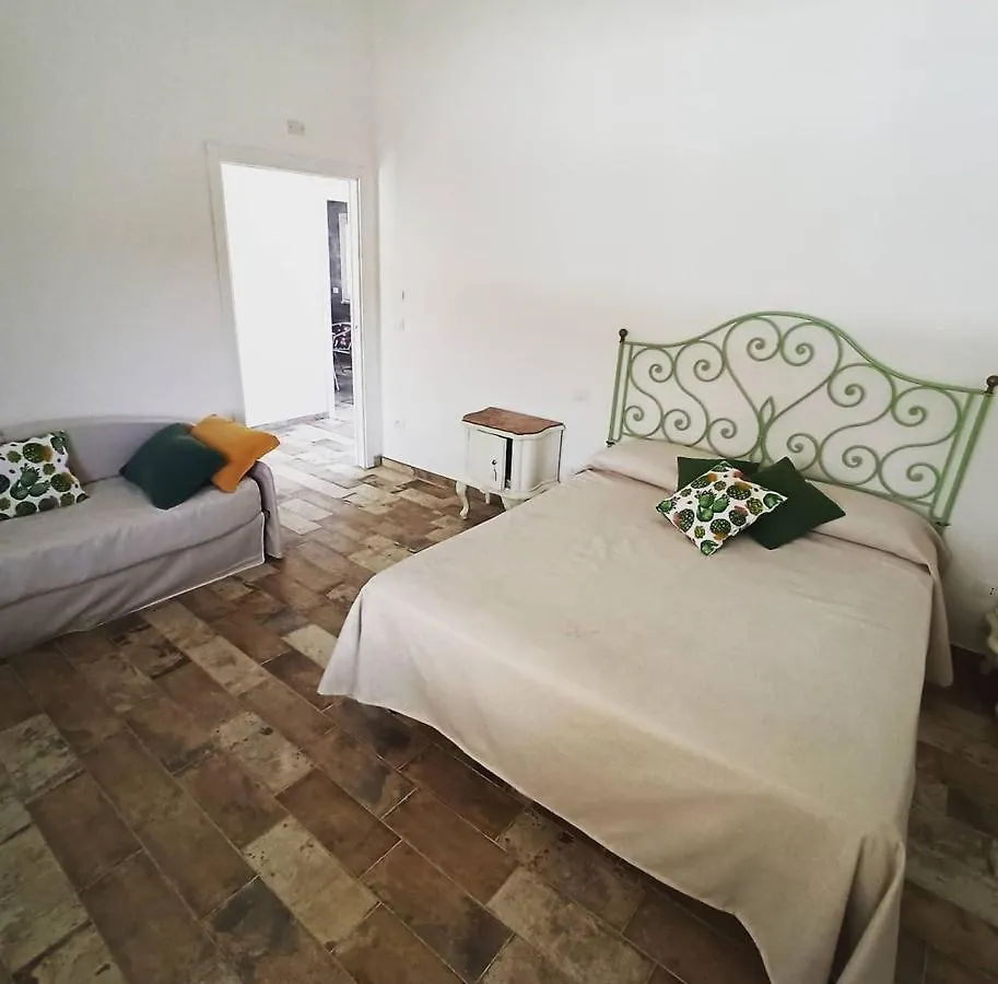 Antica Masseria Corleone Feudo Nicolosi-Bifarera 0*,